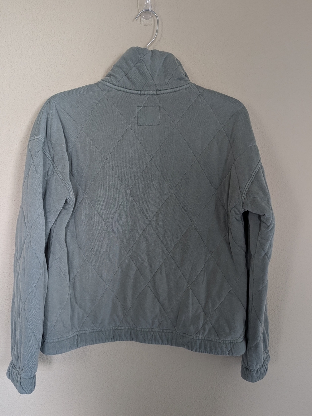 Abercrombie & Fitch Size Small Quilted Half-Zip Pullover in Dusty Sage - Picture 7 of 9